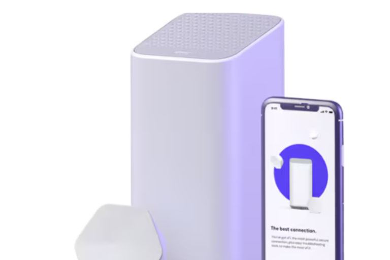 Xfinity xFi Gateway and xFi Pods managing smart home WiFi network through Xfinity mobile app